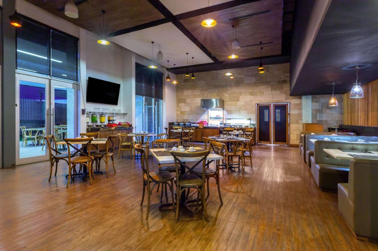 Tryp By Wyndham San Luis Potosi Hotel & Suites Esterno foto