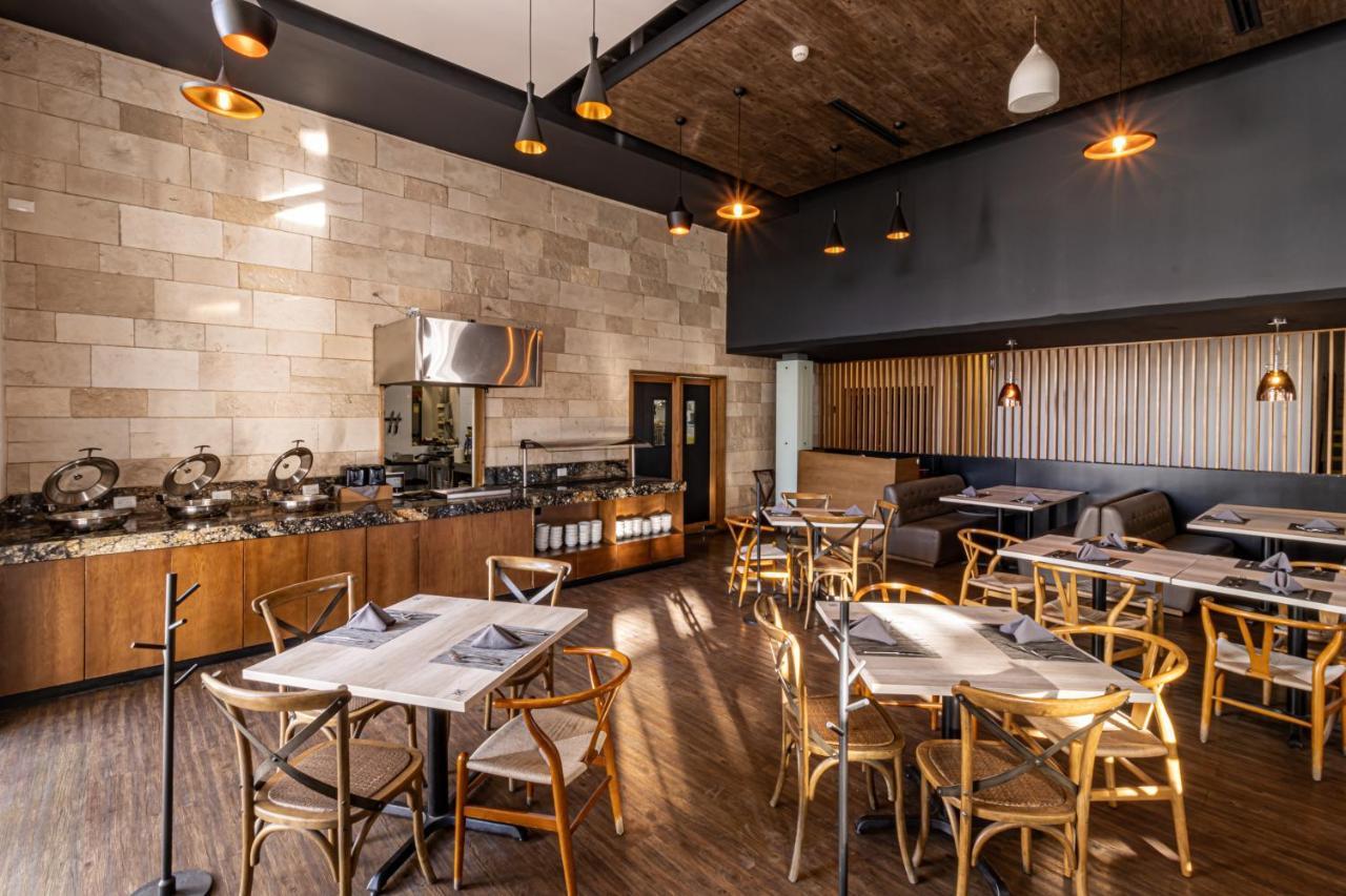 Tryp By Wyndham San Luis Potosi Hotel & Suites Esterno foto